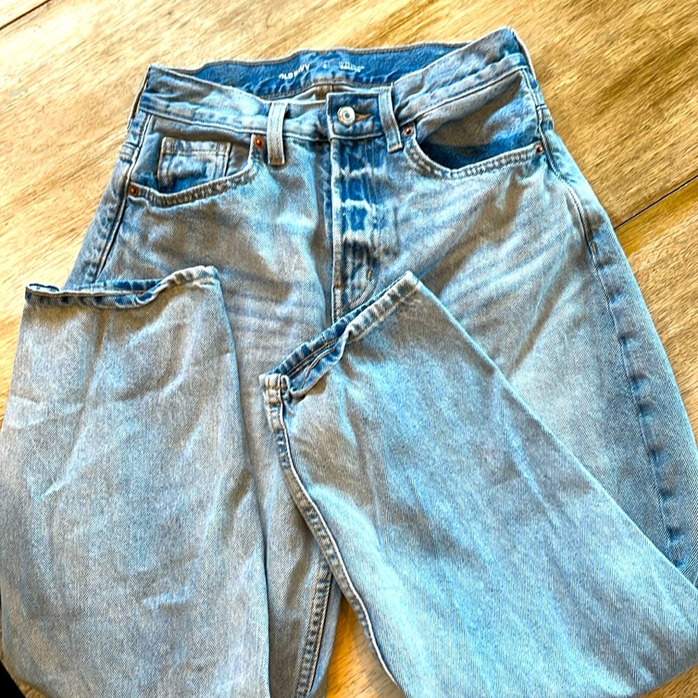 Like new! High-Wasted Balloon loose taper jeans, light blue